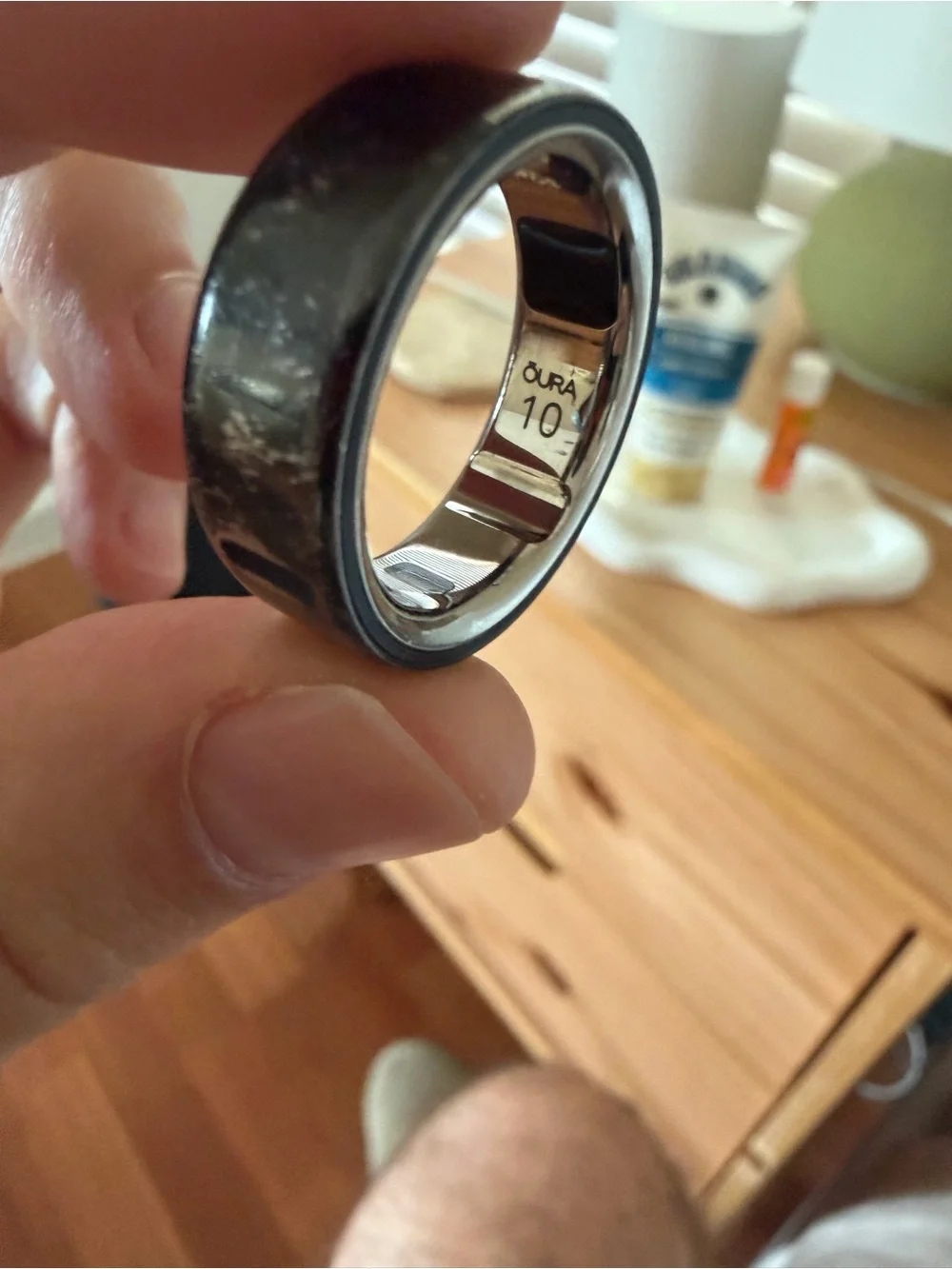 Oura Gen4 Ring with Magnetic Wired Charger Pad in Silver